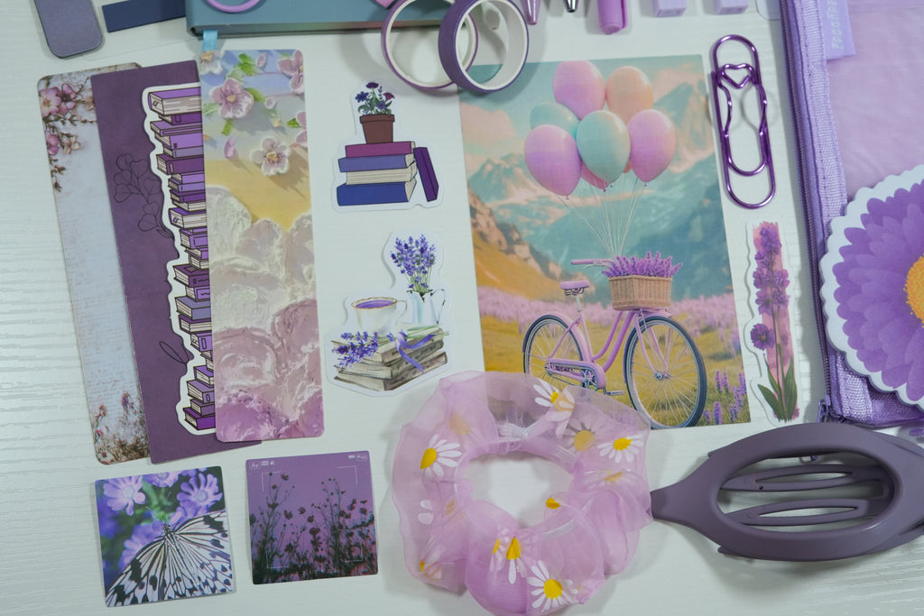💜 Lavender Chapters – Cozy Stationery Gift Box