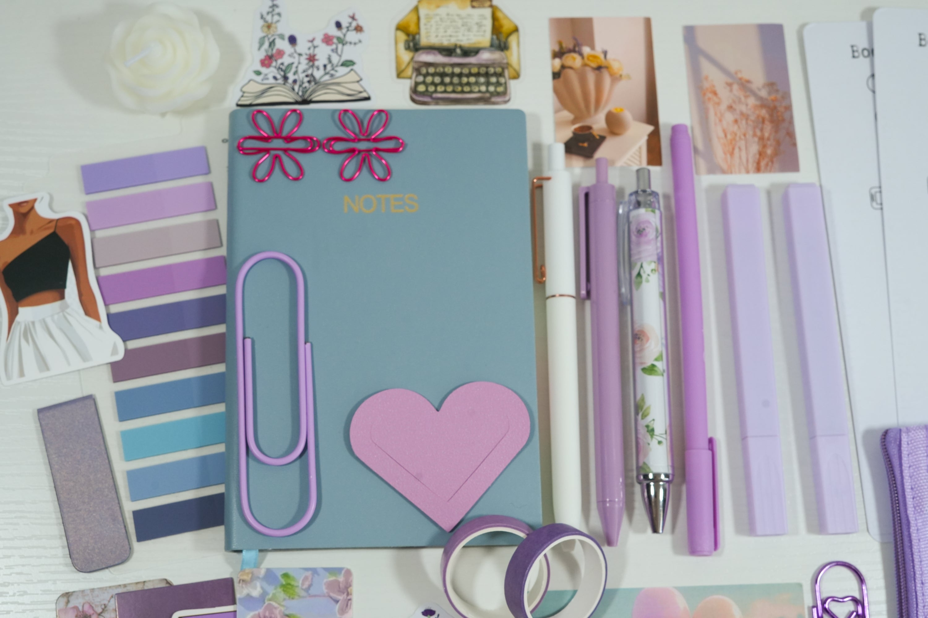 💜 Lavender Chapters – Cozy Stationery Gift Box
