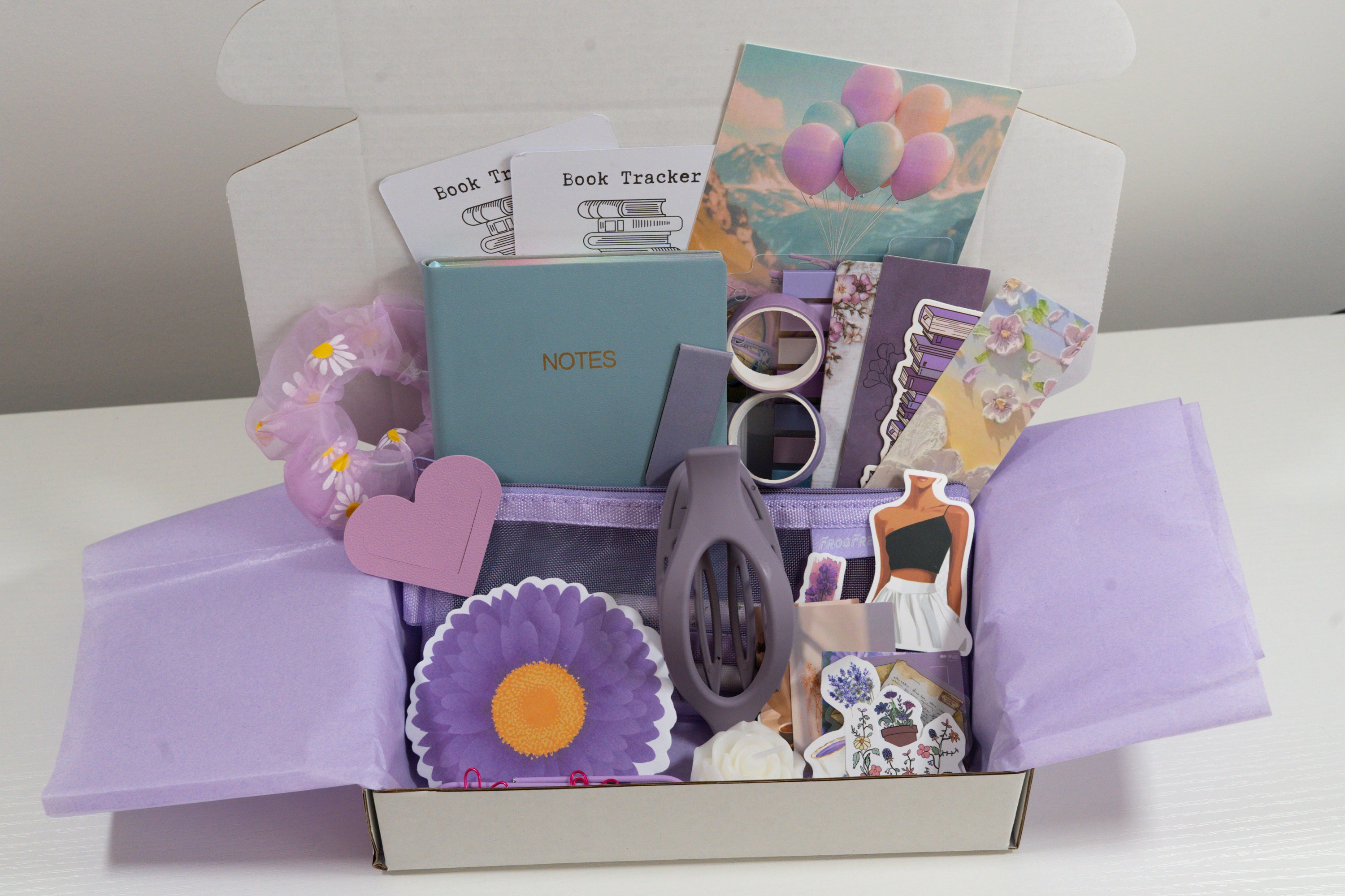 💜 Lavender Chapters – Cozy Stationery Gift Box