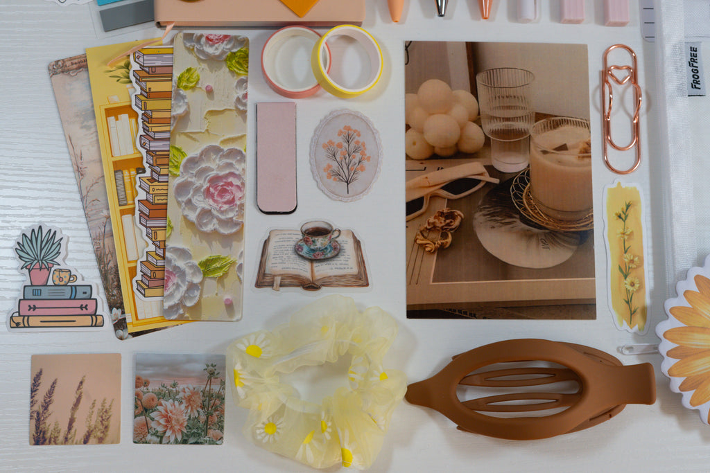 🧡 Sunset Chapters – Cozy Stationery Gift Box
