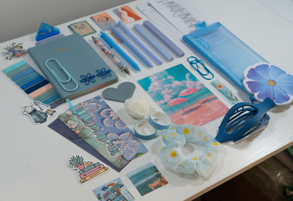 💙 Coastal Chapters – Cozy Stationery Gift Box