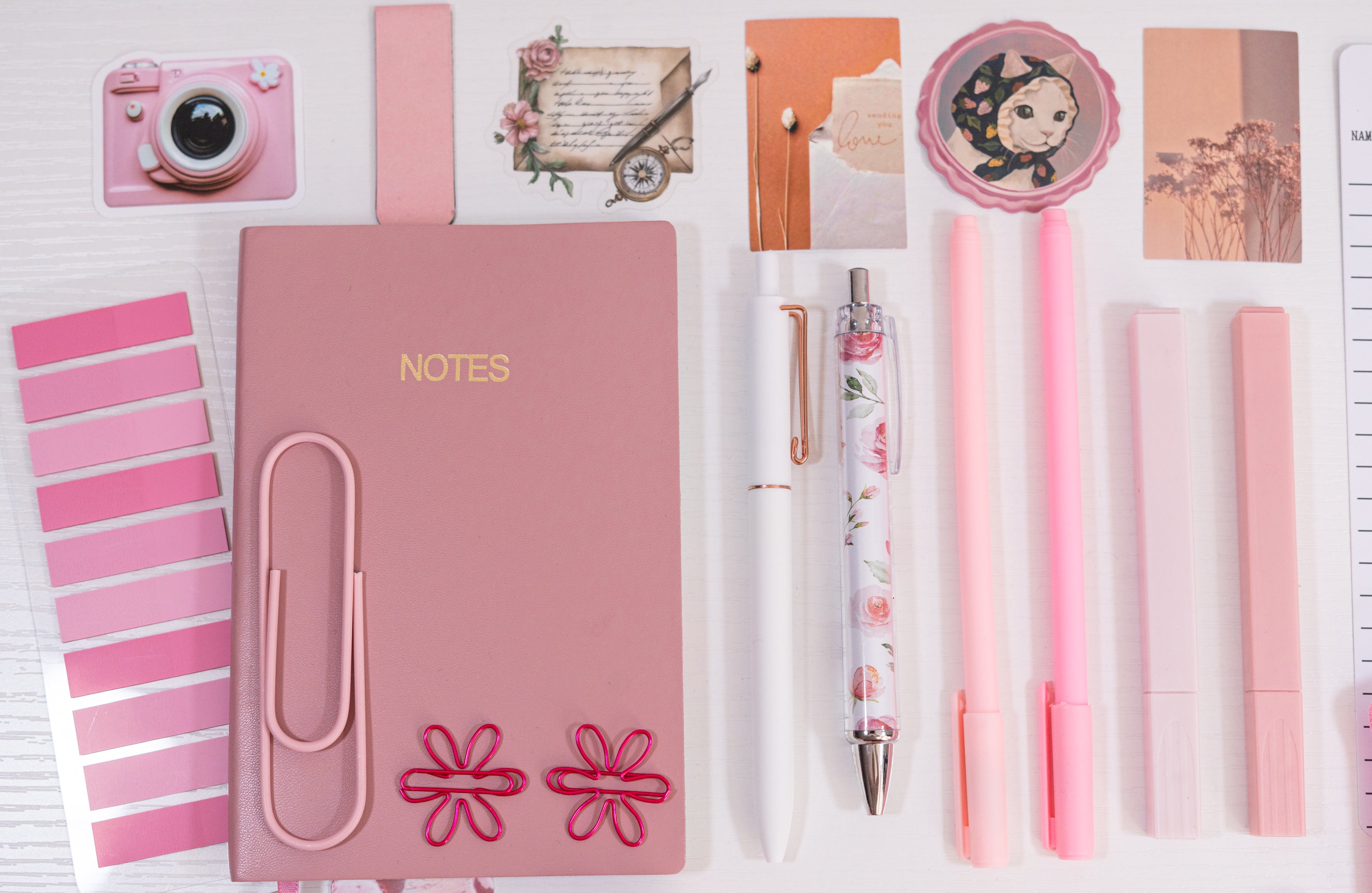 🩷 Pink Chapters – Cozy Stationery Gift Box