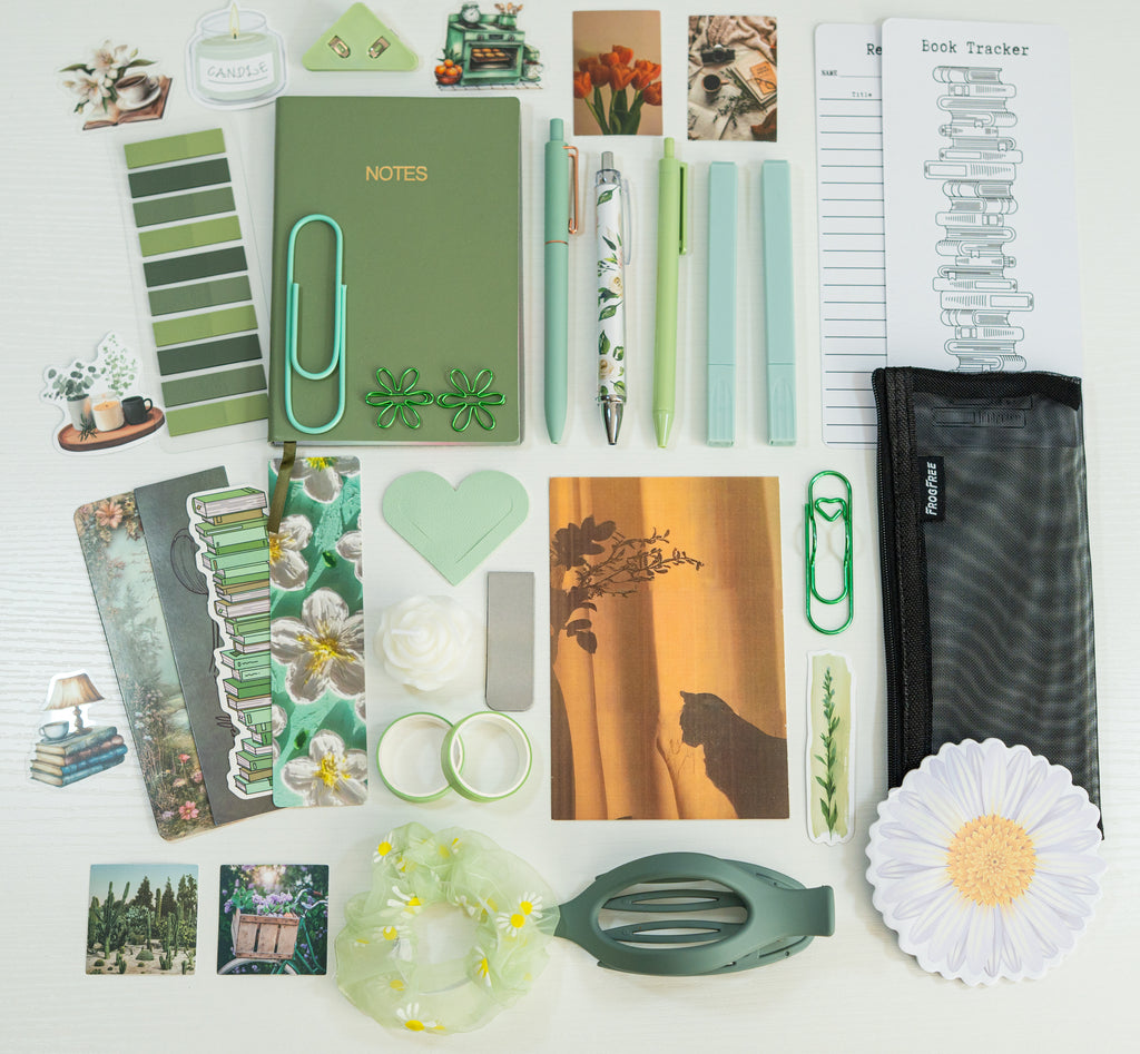💚 Forest Chapters – Cozy Stationery Gift Box