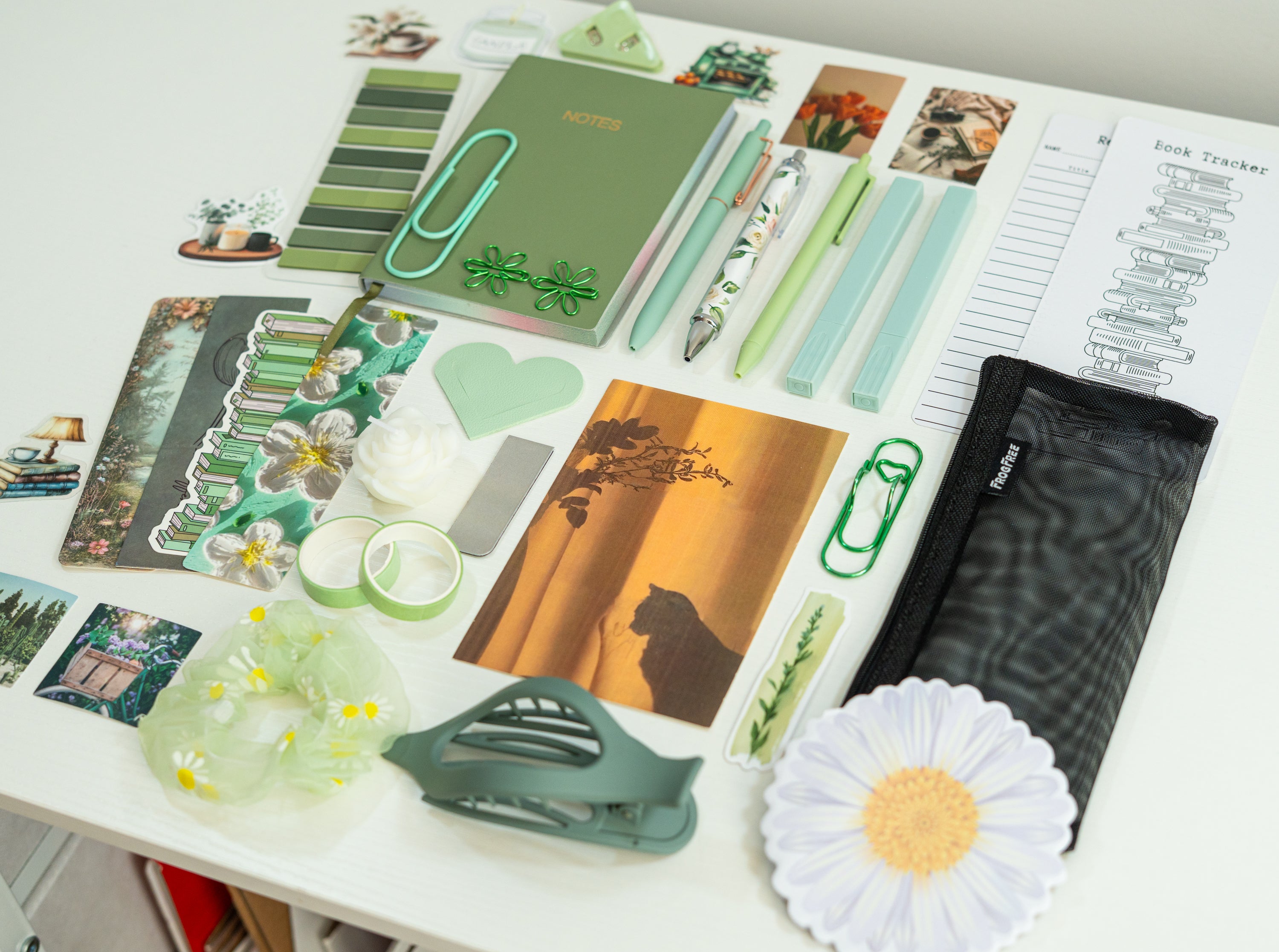 💚 Forest Chapters – Cozy Stationery Gift Box