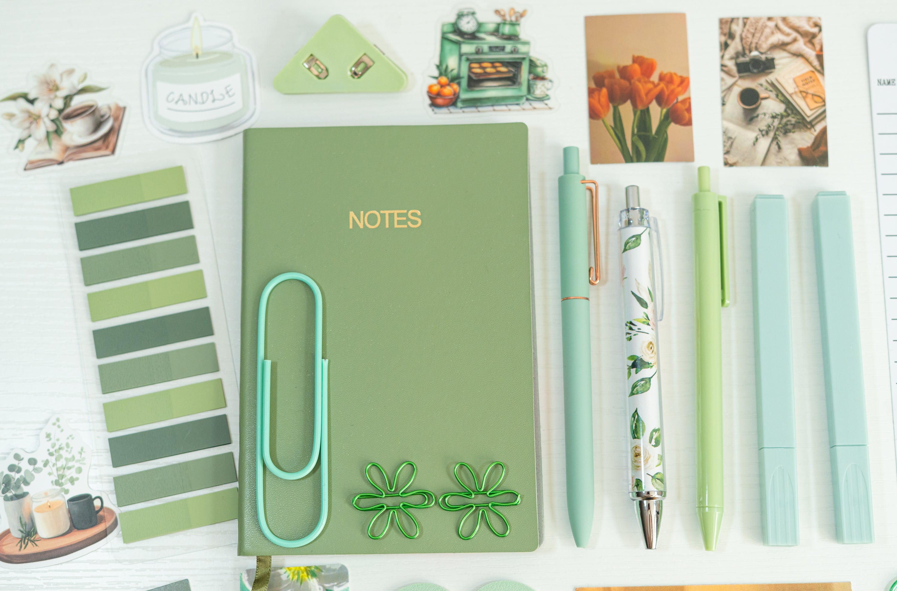 💚 Forest Chapters – Cozy Stationery Gift Box