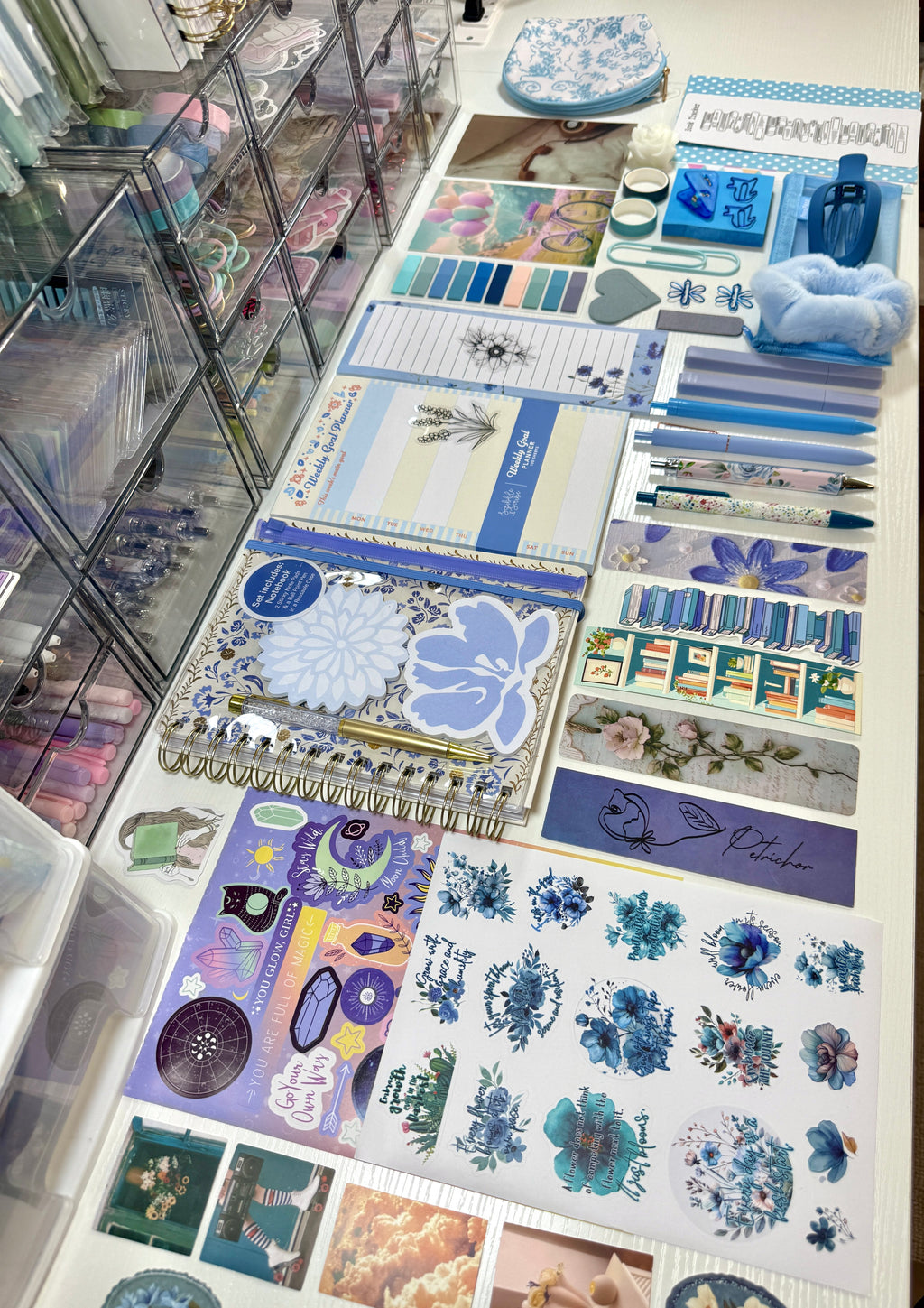 💙 Blue Chapters – Cozy Stationery Gift Box