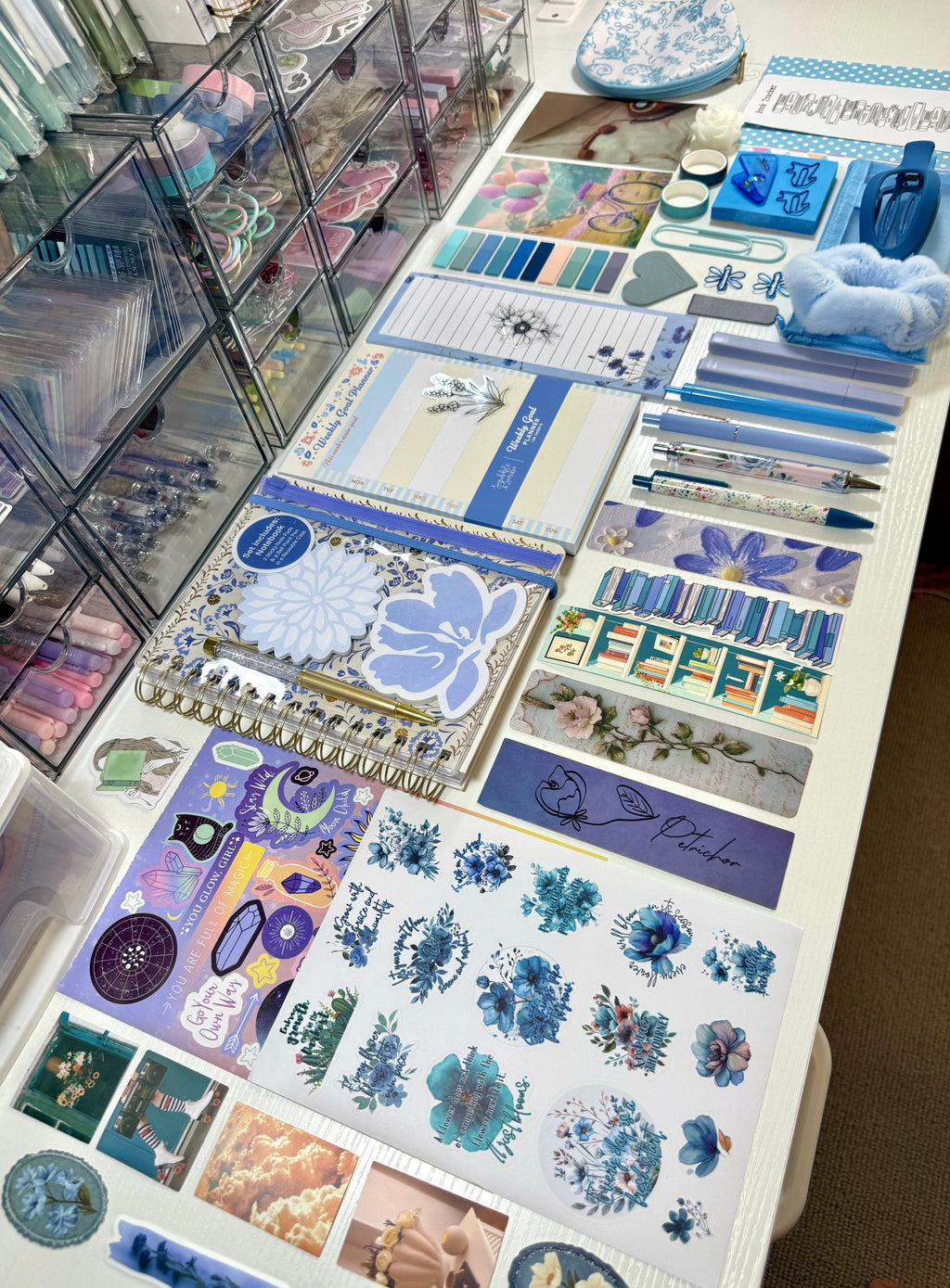 💙 Blue Chapters – Cozy Stationery Gift Box